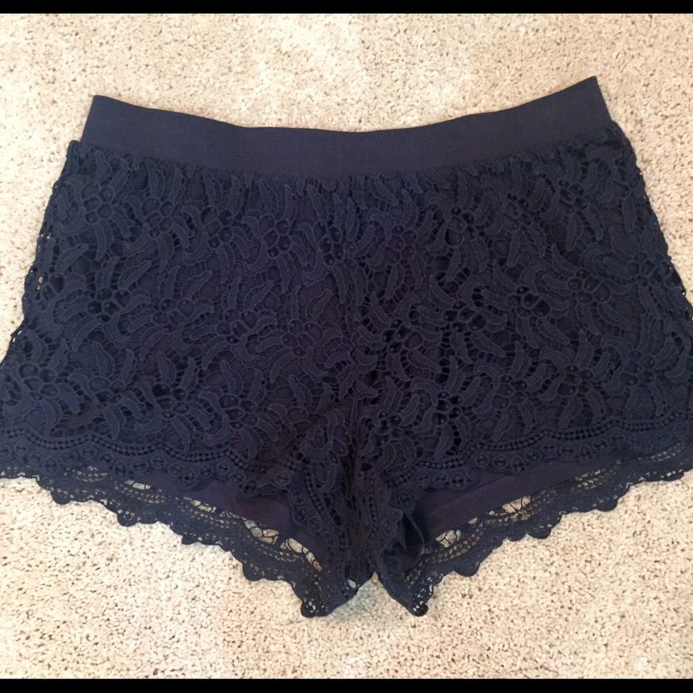 Lilly Pulitzer Crochet Shorts, Size L